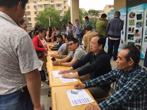 志愿服務進社區(qū) 教育咨詢面對面——區(qū)八中黨員骨干教師進社區(qū)開展教育咨詢活動